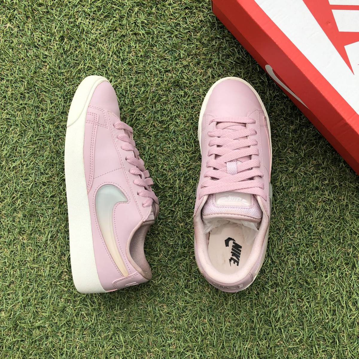 美品23 NIKE BLAZER LOW LXナイキ ブレザーロー ラックス F688