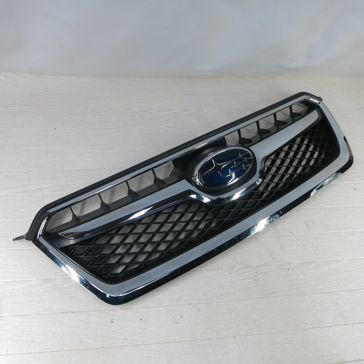 【新車時取り外し】スバルXV(GP7) 純正フロントグリル 新車外し】スバル インプレッサ XV GP系 GP7 フロントグリル