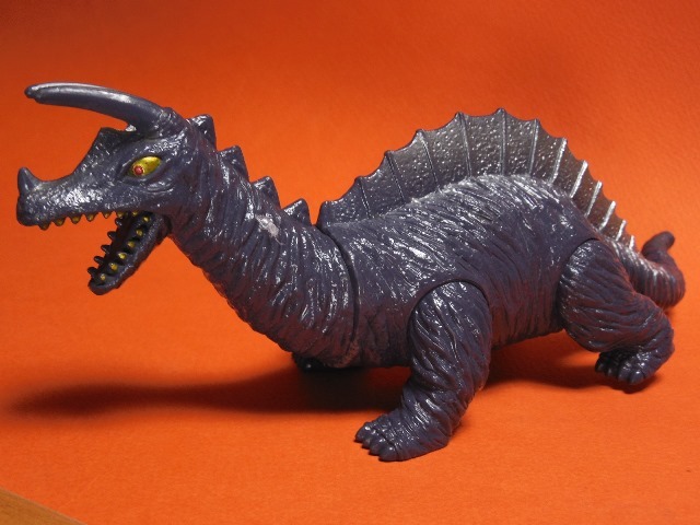 目玉商品 怪獣キングザウルス3世 フィギュア 全長約42センチ 怪獣