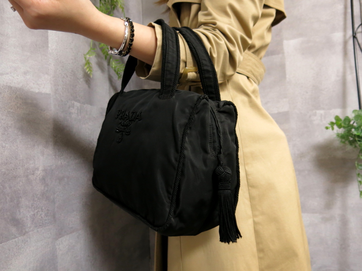 ヤフオク! - ○美品○PRADA プラダ○ビーズ ロゴ 刺繍○ポコノ ナ...