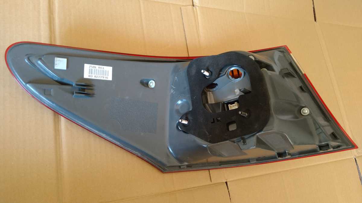 レクサス LS600h テールランプ(右)運転席側 justice.gouv.cd