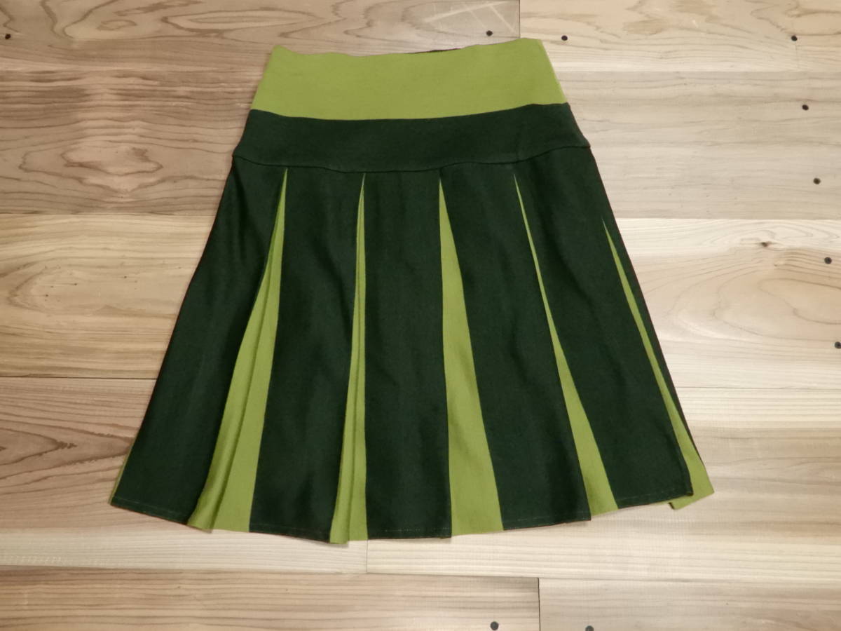 国際ブランド アナスイ：ANASUI 国内最安値！ アメリカ製：2色グリーン：可愛いプリーツ：ウール100％スカート サイズ２