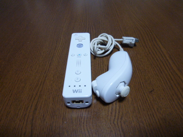 RN099【送料無料　動作確認済】Wii リモコン ヌンチャク セット ホワイト　白　