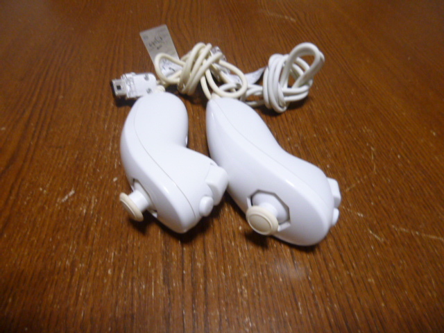 N091【即日配送 送料無料 動作確認済】Wii　ヌンチャク　2個セット　白　ホワイト（クリーニング済）RVL-004
