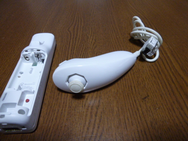RN099【即日配送 送料無料 動作確認済】Wii リモコン ヌンチャク セット ホワイト　白　