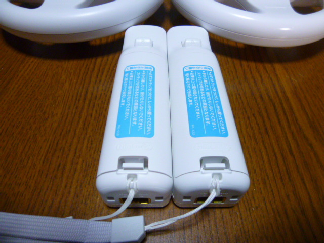 HR026【送料無料】Wii マリオカート　ハンドル　リモコン　ストラップ　2個セット　ホワイト　（動作良好 クリーニング済）白 任天堂 純正 