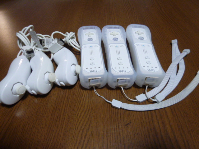 RSJN024【送料無料 動作確認済】Wii リモコン ジャケット ストラップ　ヌンチャク 3個セット ホワイト　白　カバー