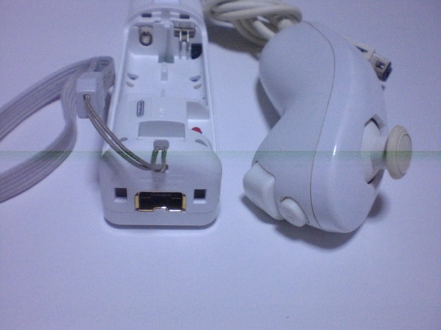 RN008【即日配送 送料無料 動作確認済】Wii　リモコン　ヌンチャク　ストラップ　白　ホワイト　RVL-003　RVL-004　コントローラ