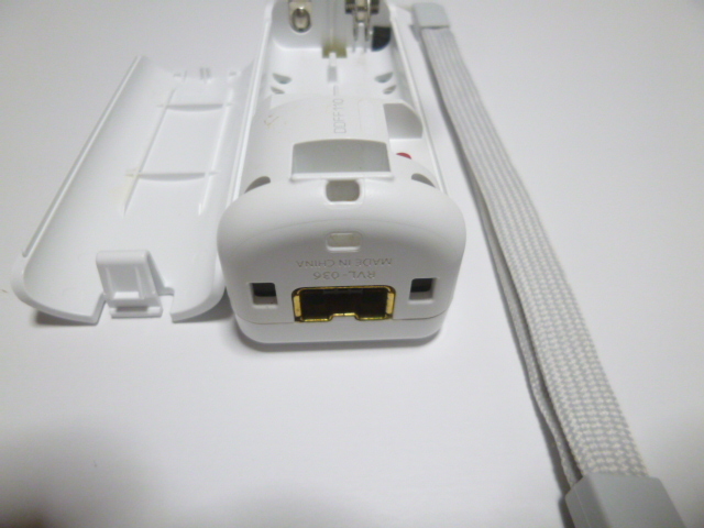 R093【即日配送 送料無料 動作確認済】Wiiリモコン　モーションプラス　RVL－036 ホワイト　白　ストラップ