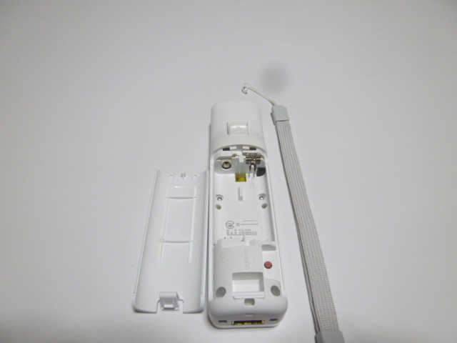 R093【即日配送 送料無料 動作確認済】Wiiリモコン　モーションプラス　RVL－036 ホワイト　白　ストラップ