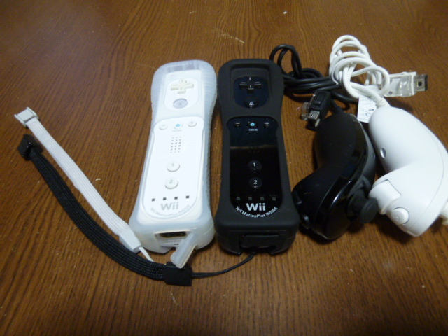 RSJN036【送料無料 動作確認済】Wii リモコン モーションプラス ジャケット ストラップ　ヌンチャク　ブラック　ホワイト 純正品 2個セット