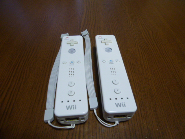 RS053【送料無料 即日配送　動作確認済】Wii リモコン 2個セット ホワイト　白　ストラップ　セット