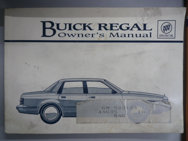 ビュイック リーガル 純正 オーナーズマニュアル 整備手帳 GM車サービス工場一覧表 ケース セット 中古 説明書 GM BUICK REGAL_画像2