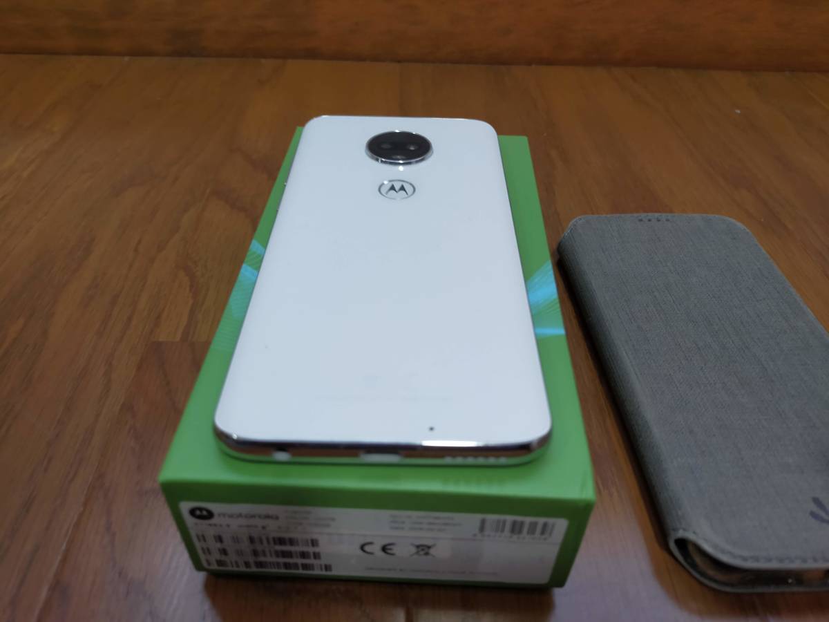 Moto G7 中古本体 ホワイト　ケース付き _画像4