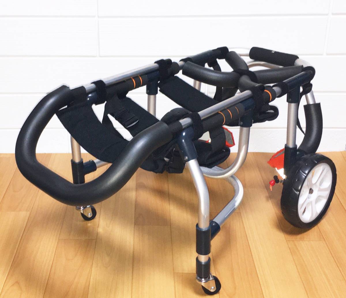 犬の車椅子 中型犬用4輪 9~18kg位 背高~45cm位 顎乗せ付き 犬の車椅子 中型犬用4輪 9~18kg位 背高~45cm位 顎乗せ付き