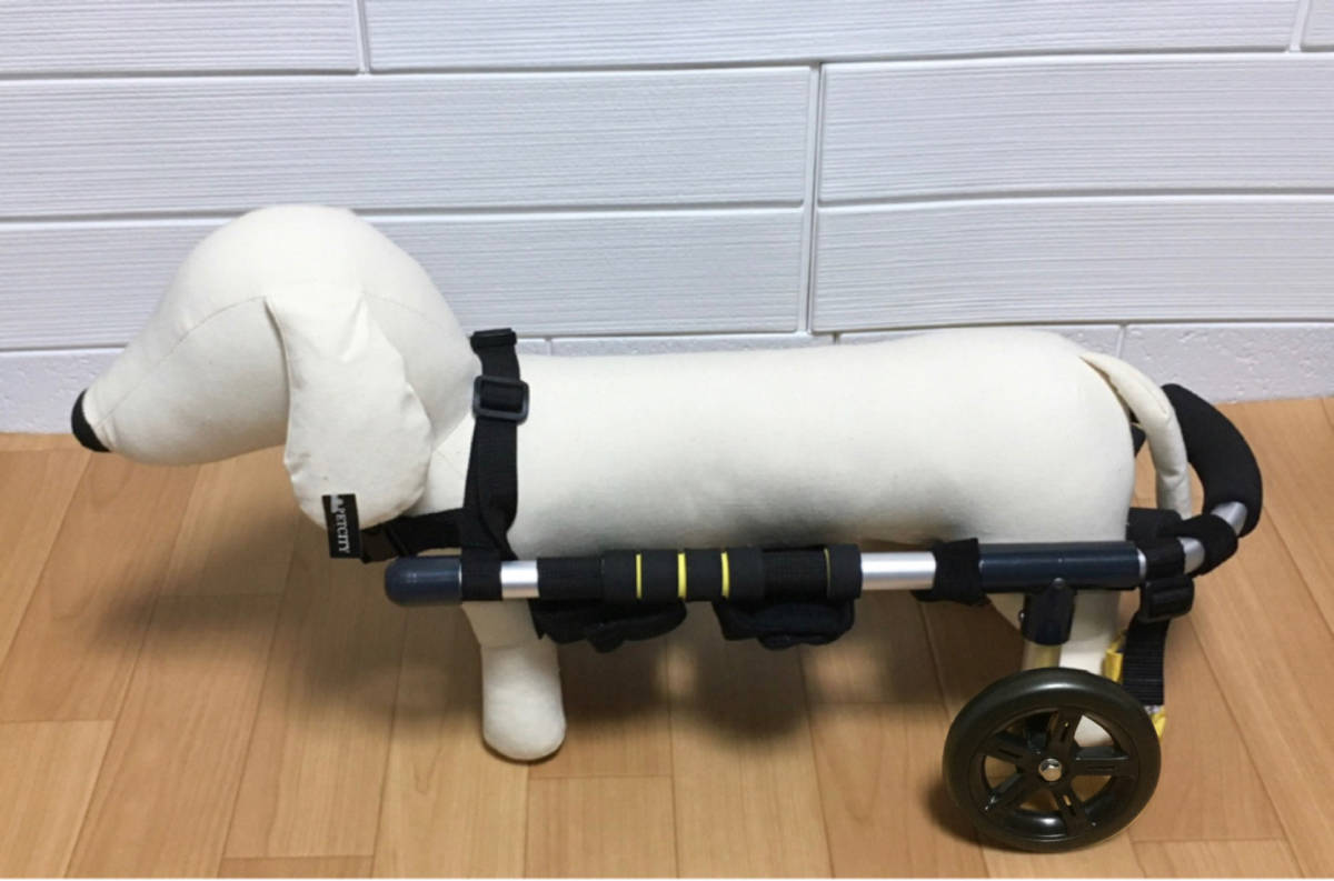 ミニチュアダックス 犬の車椅子 小型犬用2輪 9kg位 歩行器 犬用車いす 