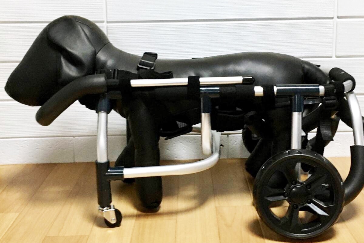 犬の車椅子 中型犬用4輪 9~18kg位 背高~45cm位 顎乗せ付き 犬の車椅子 中型犬用4輪 9~18kg位 背高~45cm位 顎乗せ付き