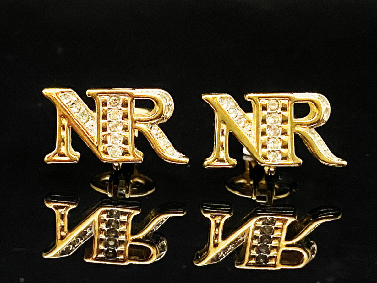 超ゴージャス ニナリッチ NINA RICCI ロゴ モチーフ ラインストーン イヤリング 極美品 ゴールドカラー ビンテージ 装飾品  FM00ZNAUB