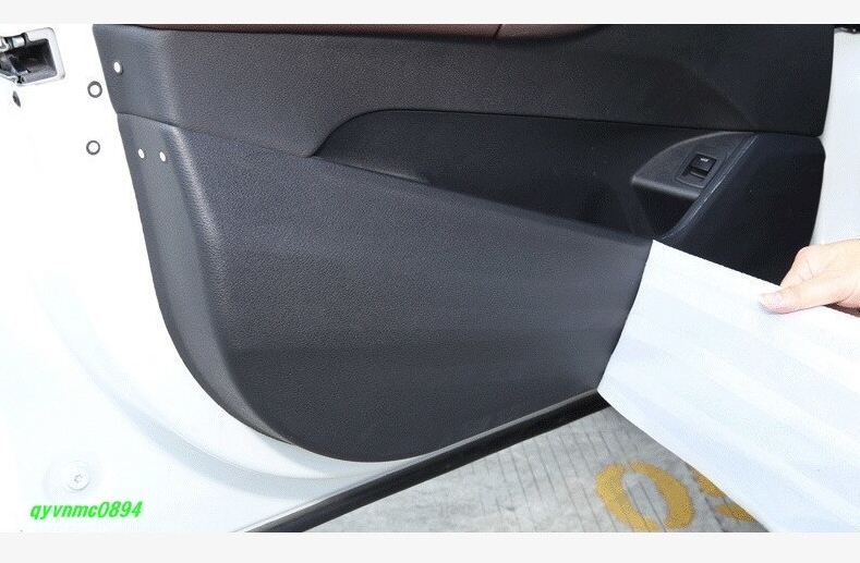 【新品】車ドアアンチキック パッド革 PVC ドア保護フィルムステッカー BMW F30 F34 F01 F10 F25 F15 F16 G30 G32 G01_画像3