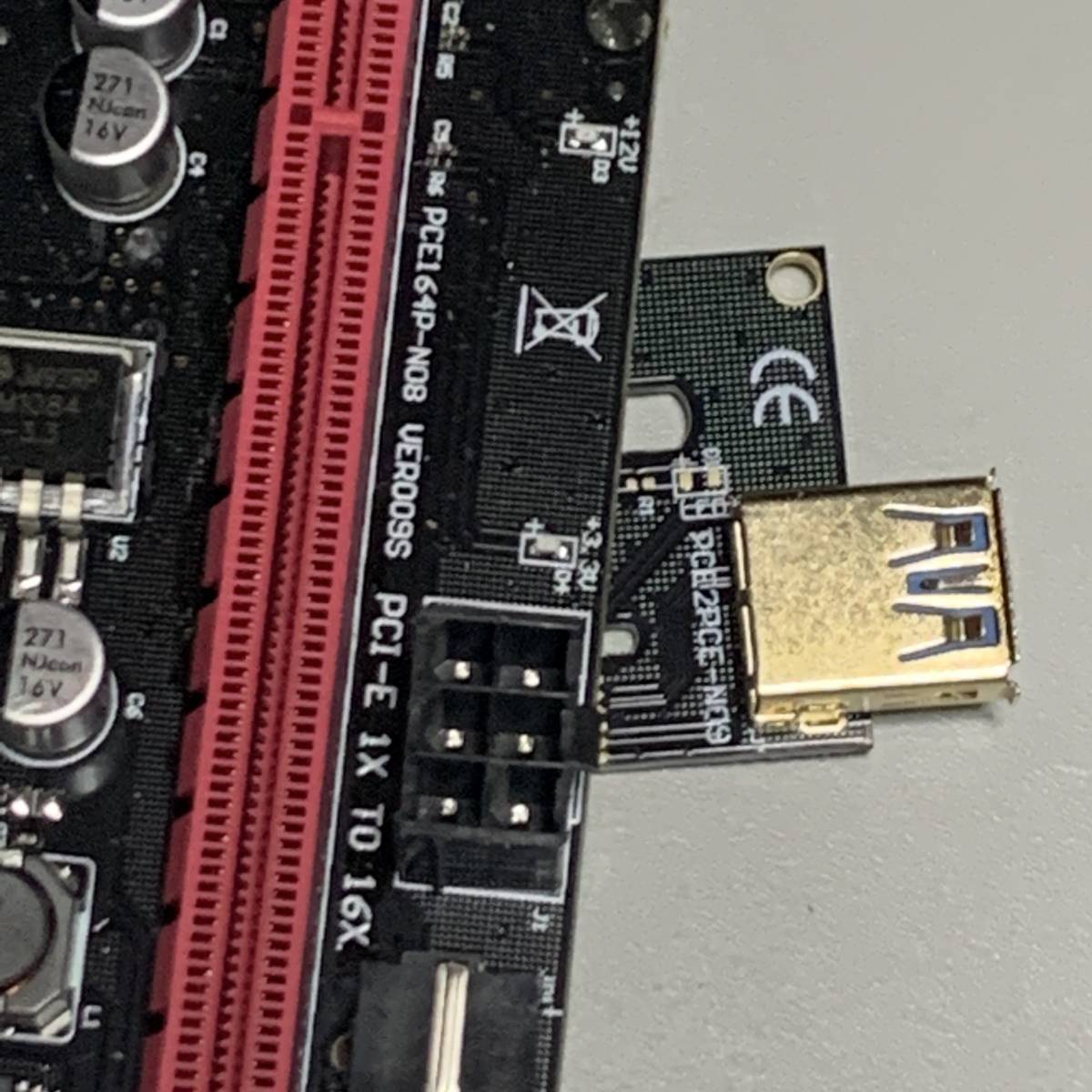 【中古】ライザーカード 4個セット PCIE1X to 16X / VER009S 2個 VER008S 1個 VER006 1個 / 電源コネクタ変換ケーブル・USBケーブル付属
