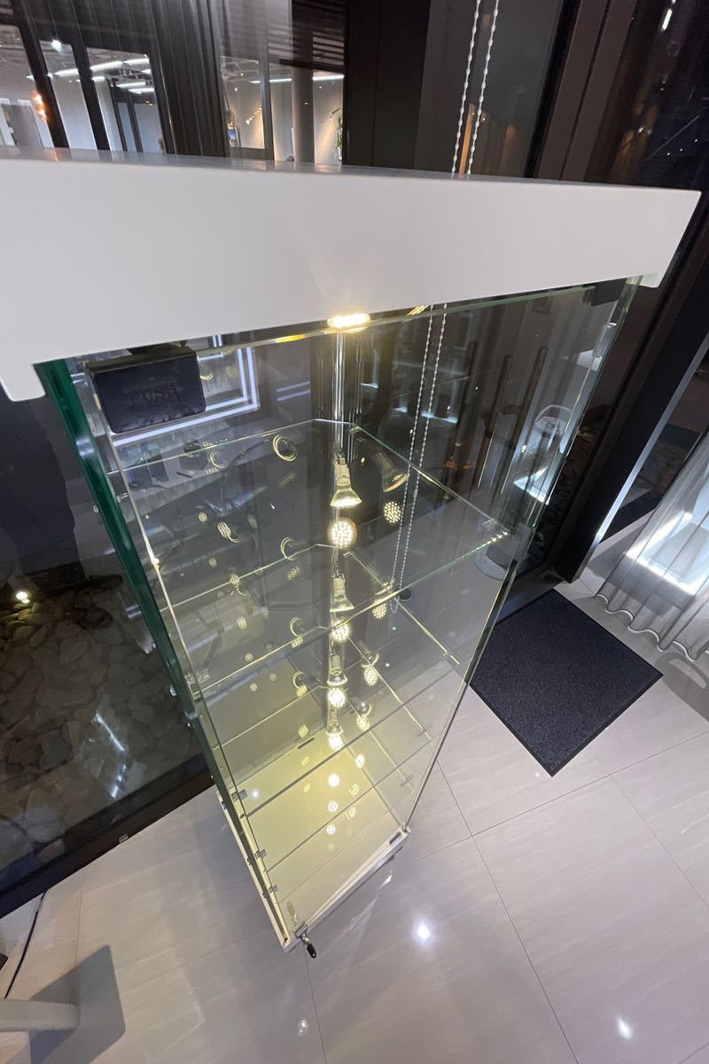 激レア　超高級ガラスショーケース コレクションケース LED付き　引き取り限定　_画像9