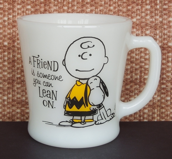 ファイヤーキング ピーナッツ スヌーピー チャーリー ブラウン / Fire-King Charlie Brown Snoopy A Friend is Someone you can Lean ON_画像1