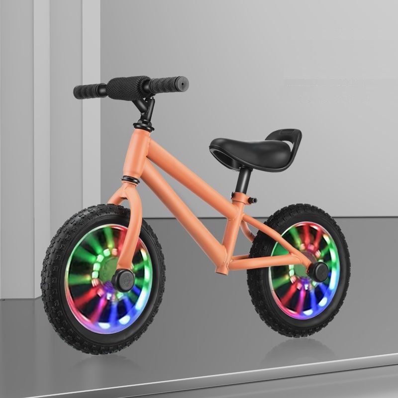 光輝くタイヤと本体、最新■橙色■10台限定■ボードライク■キックバイク■バランスバイク■ストライダー■光輝くタイヤへへんしんバイク_画像3
