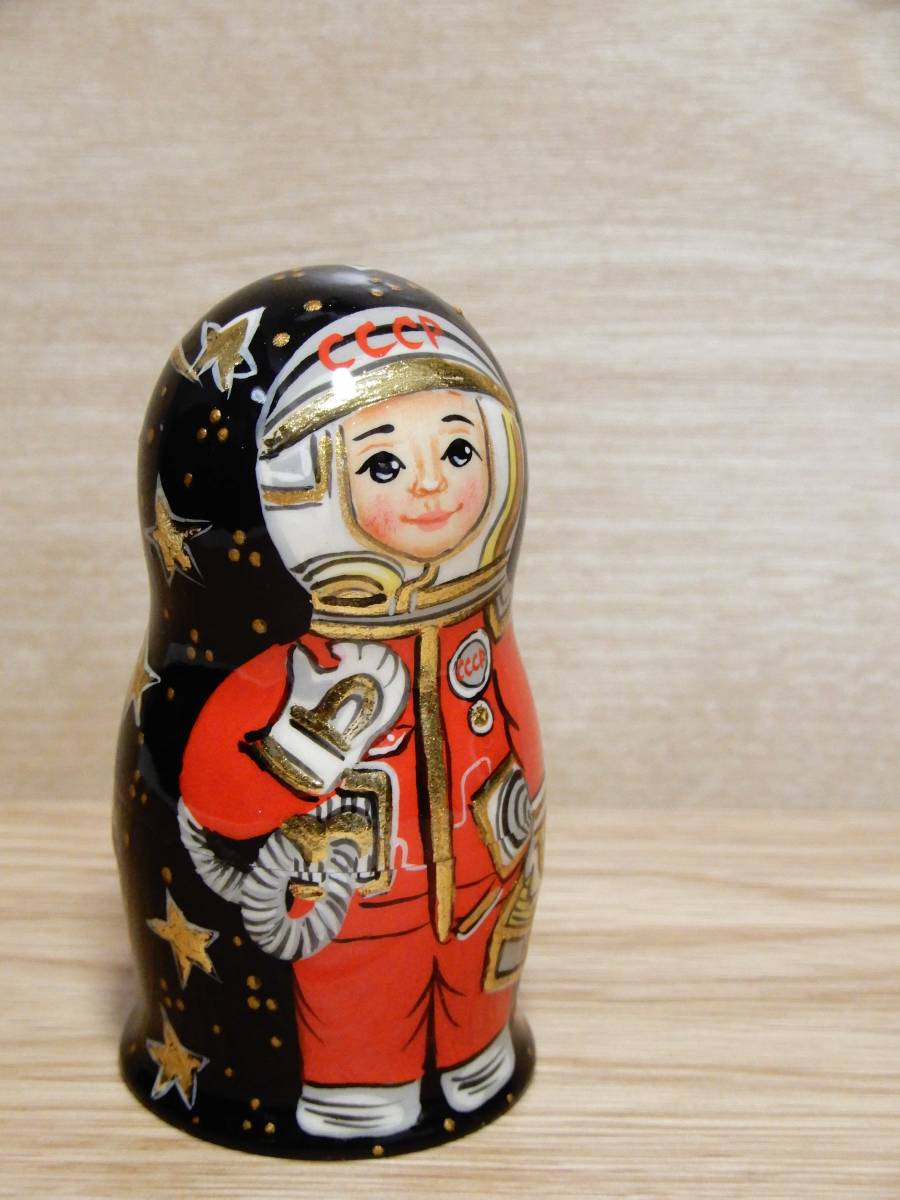 ☆ロシア雑貨 工房系のマトリョーシカ ~ ロケットと宇宙飛行士 ☆ロシア雑貨 工房系のマトリョーシカ ~ ロケットと宇宙飛行士