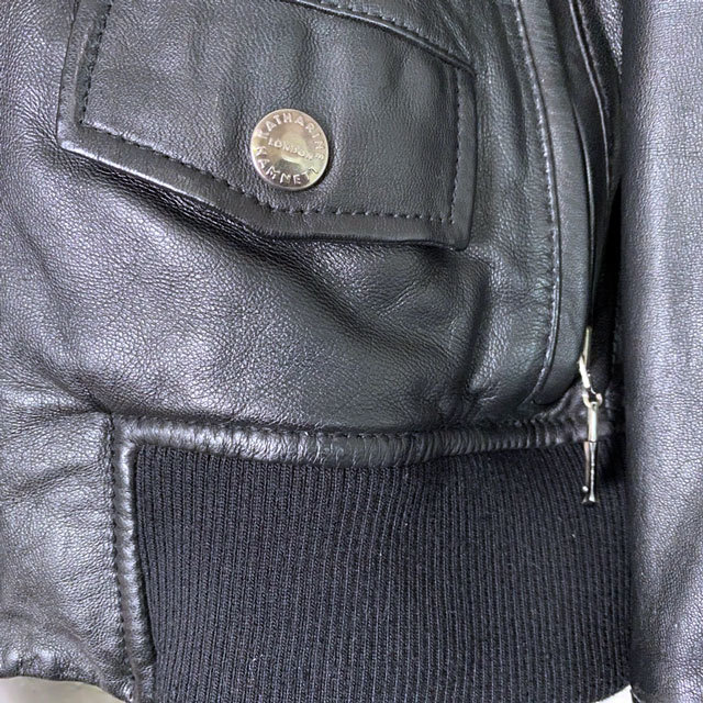 日本格安 即決★KATHARINE HAMNETT LONDON★メンズM レザージャケット キャサリンハムネット 黒 ブラック 本革 羊革 シープスキン ライダース タイト 日本格安 即決★KATHARINE HAMNETT LONDON★メンズM レザージャケット キャサリンハムネット 黒 ブラック 本革 羊革 シープスキン ライダース タイト