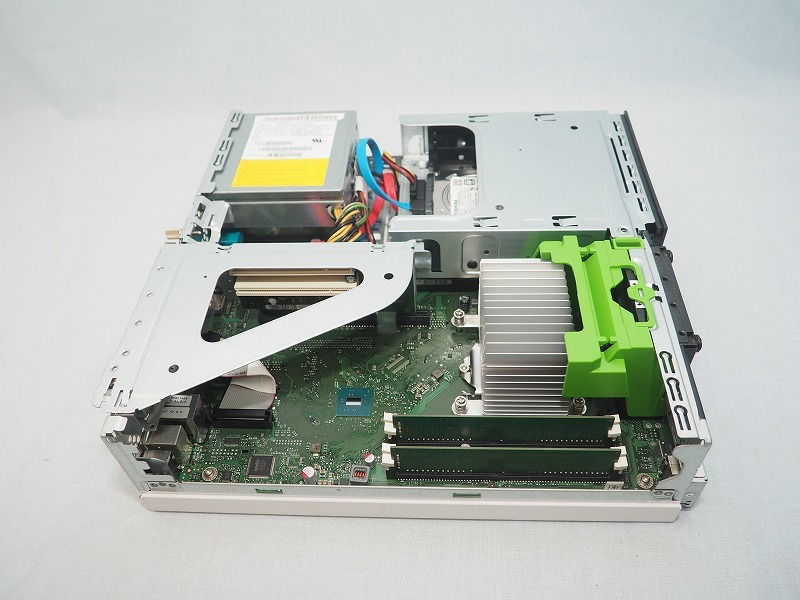 SSD+HDD搭載 FUJITSU ESPRIMO D586/PX /i3-6100 3 7GHz/8GB/SSD SSD+HDD搭載 FUJITSU ESPRIMO D586/PX /i3-6100 3 7GHz/8GB/SSD