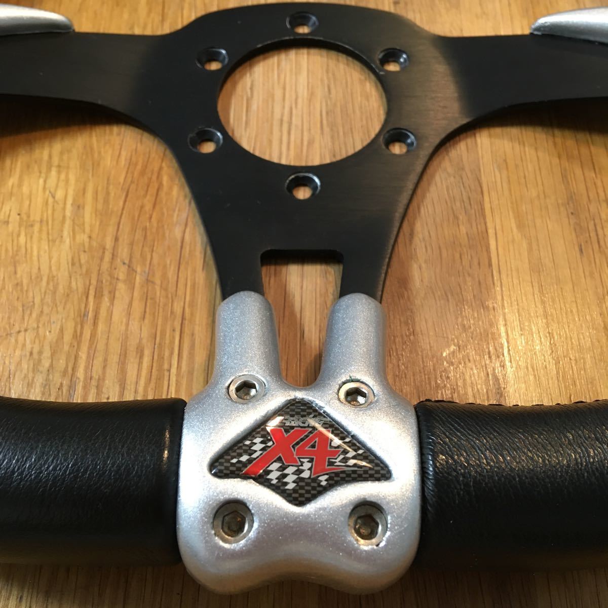 SIMONI RACING X4 シモーニレーシング レザー ステアリング SIMONI RACING X4 シモーニレーシング レザー ステアリング