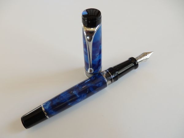 *[ almost unused ] Aurora Optima blue ST fountain pen pen .:14K585 solid Gold M