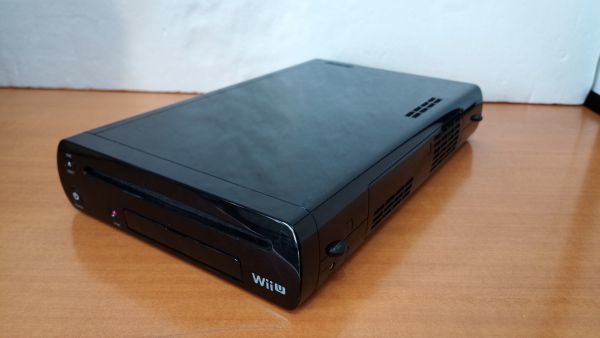 Wii U ファミリープレミアムセット本体（単体） 32GB / ソフト：マリオU,PartyU / DLC:ゼルダの伝説ブレスオブザワイルド / e店残高500円付_画像2