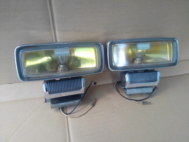  that time thing Nissan original IKI rectangle foglamp yellow steel bumper installation metal fittings attaching original option assistance light old car 