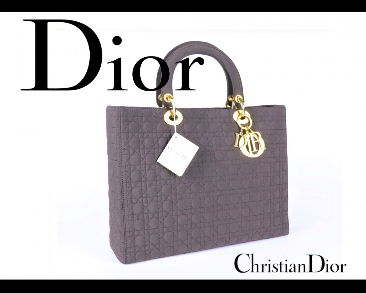 Yahoo!オークション - 【未使用品 ギャランティ付き】 Christian Yahoo!オークション - 【未使用品 ギャランティ付き】 Christian