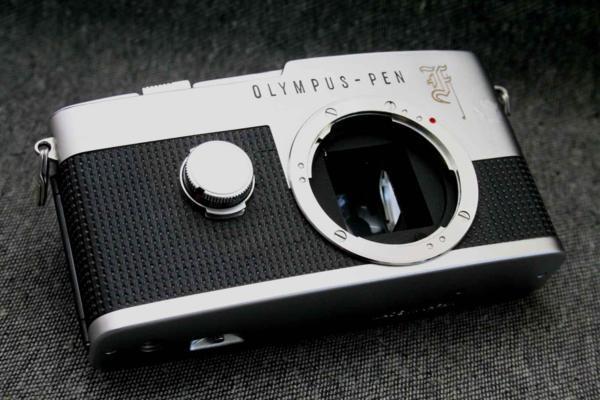OLYMPUS オリンパス 人気のハーフサイズ 高級一眼レフカメラ PEN-F 綺麗・希少な作動品_画像2