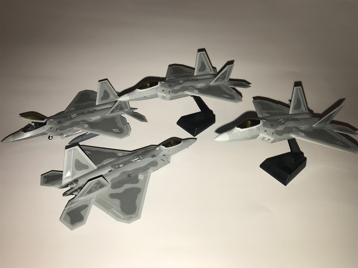 トミーテック 技MIX 1/144 F-22 4機 組立済品 - プラモデル
