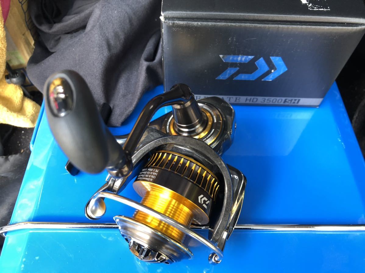 未使用 ダイワ(DAIWA) スピニングリール 16 セルテート HD HD3500SH