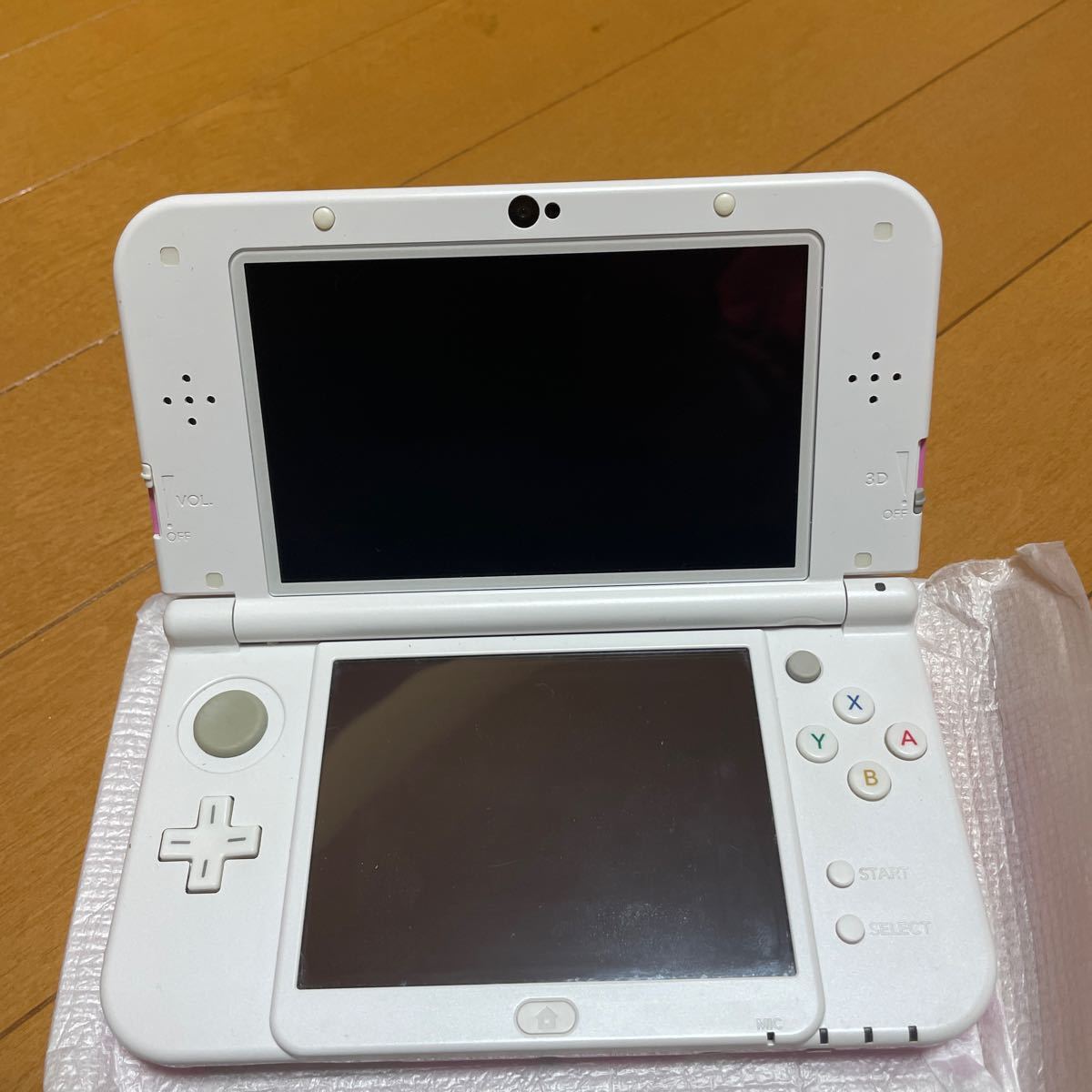 【 ACアダプター付き】美品　New 3DS LL ピンクホワイト
