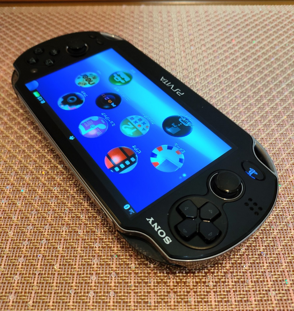 PlayStation Vita PCH-1100 3G/Wi-Fiモデル クリスタル・ブラック 初回限定版