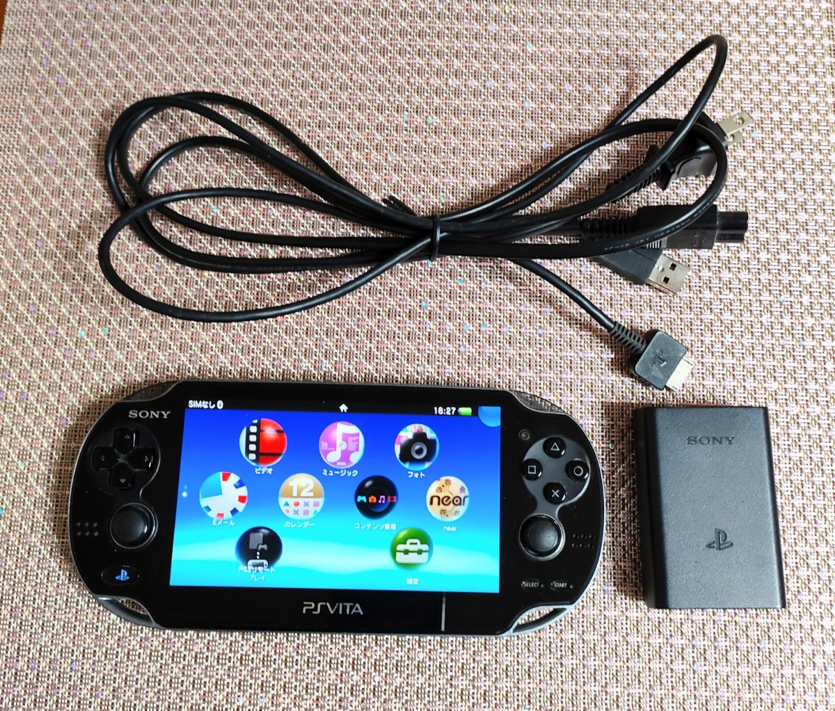 PlayStation Vita PCH-1100  Wi-Fiモデル  SONY
