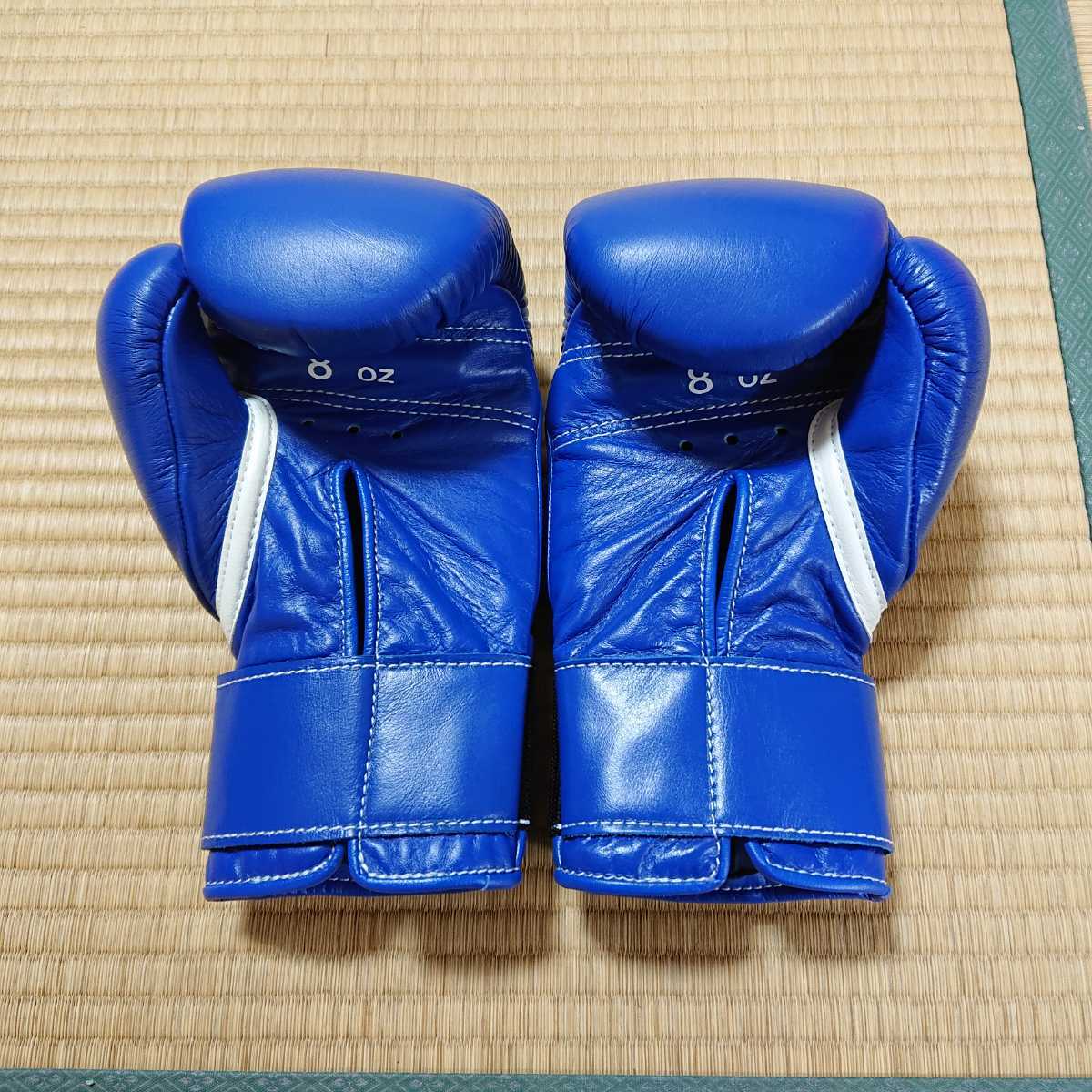 い出のひと時に とびきりのおしゃれを 青 8オンス ボクシンググローブ Winning ウイニング 製 グローブ い出のひと時に とびきりのおしゃれを 青 8オンス ボクシンググローブ Winning ウイニング 製 グローブ