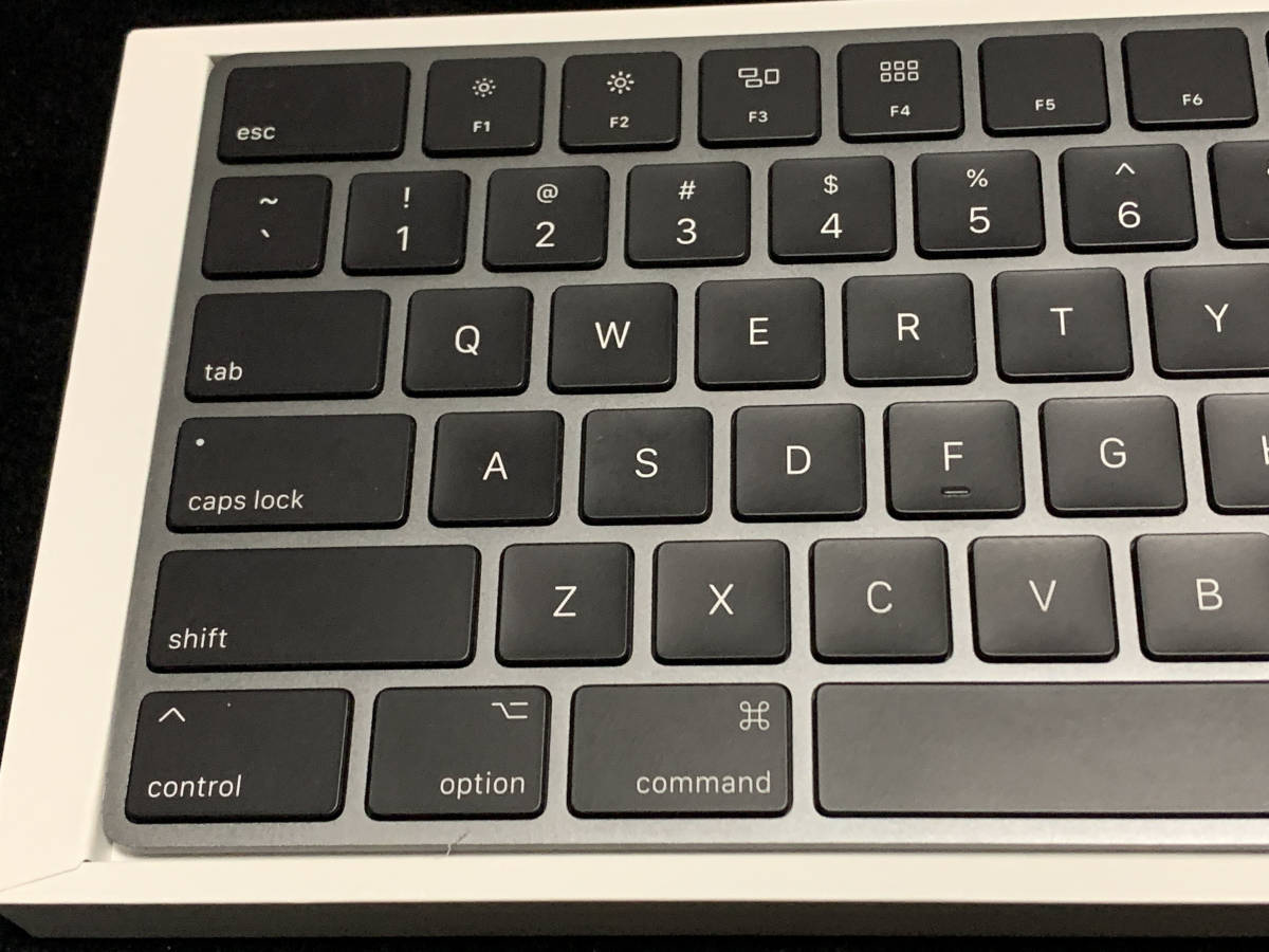 極美品 Apple Magic Keyboard テンキー付 MRMH2LL/A スペースグレイ