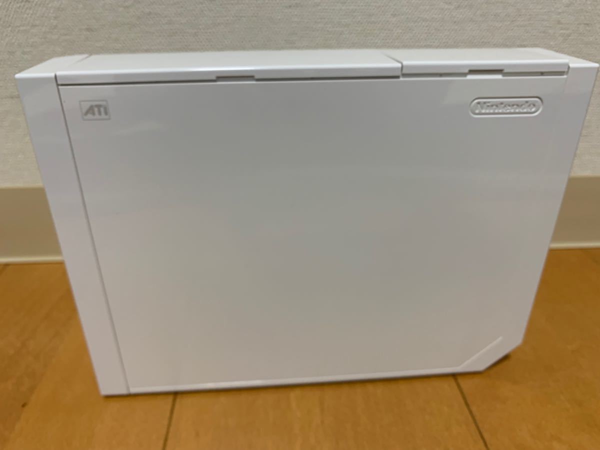 任天堂　Wii (シロ) 本体のみ　動作品