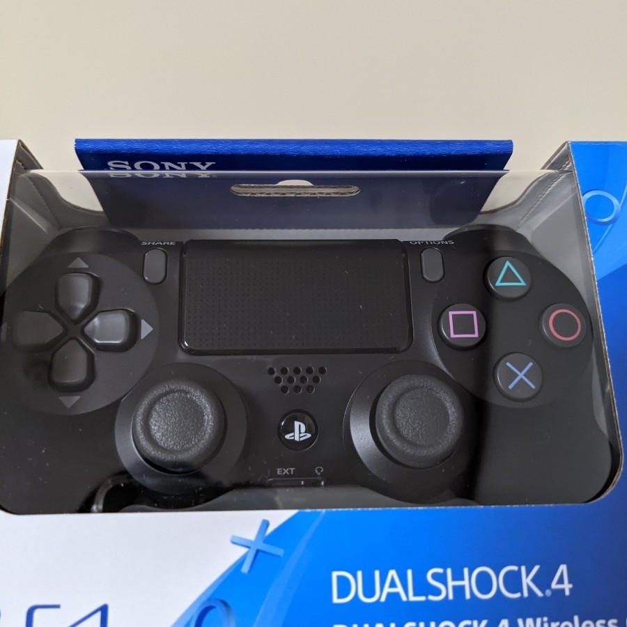 【新品・未開封】PS4 純正ワイヤレスコントローラー DUALSHOCK4  ジェットブラック(Jet Black) 