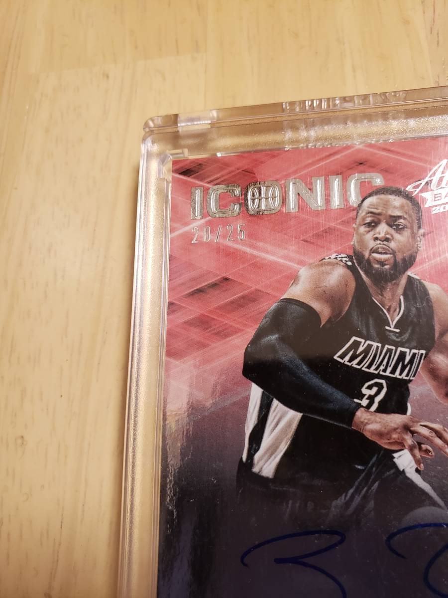 25枚限定 サイン 2015 -16 Panini Absolute Iconic DWYANE WADE Auto (#/25) / ドウェイン ウェイド Autograph _画像4