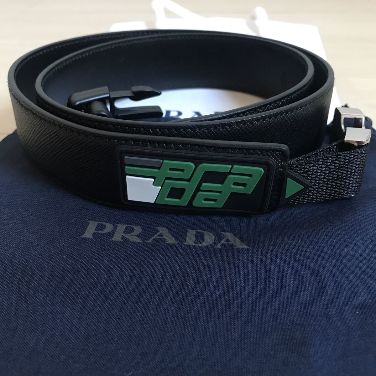 新品同様 極美品 PRADA プラダ メンズ ロゴ ベルト ブラック×グリーン
