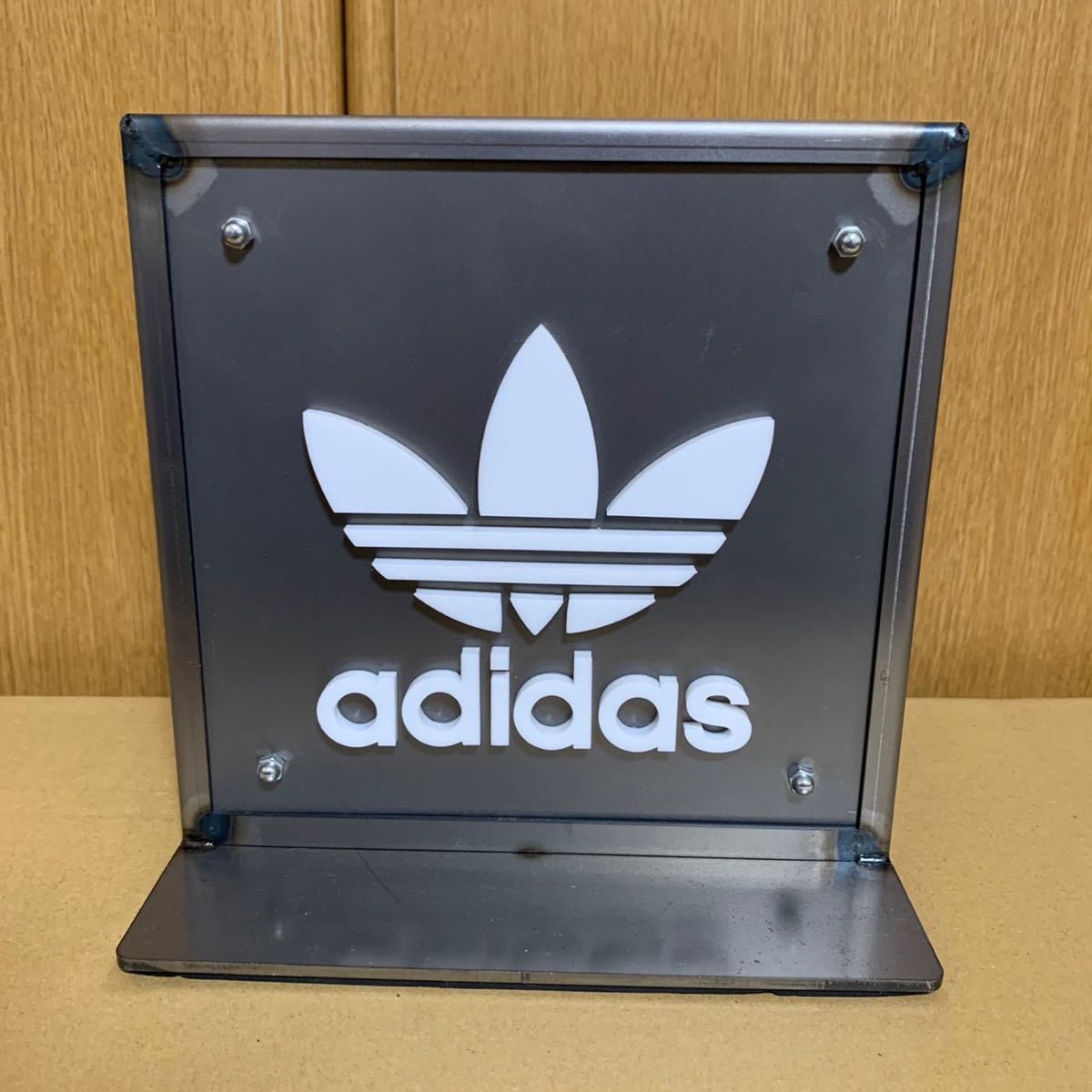 Yahoo!オークション - 激レア 非売品 アディダス adidas 金属製 Yahoo!オークション - 激レア 非売品 アディダス adidas 金属製