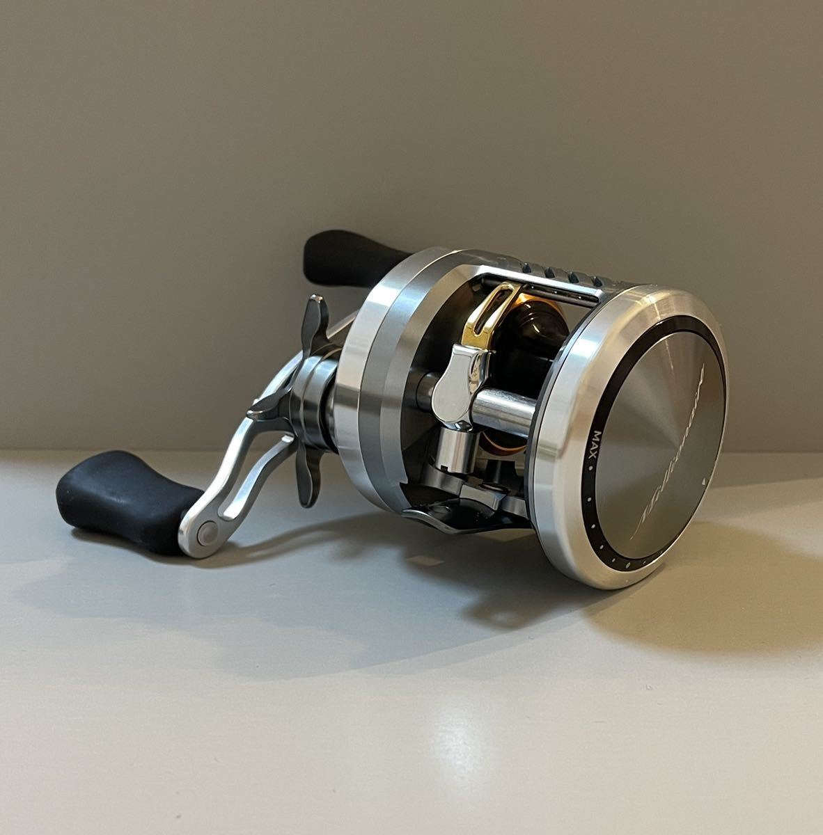 未使用 ダイワ(DAIWA) 19 ミリオネア CT SV 70H MILLIONAIRE 右