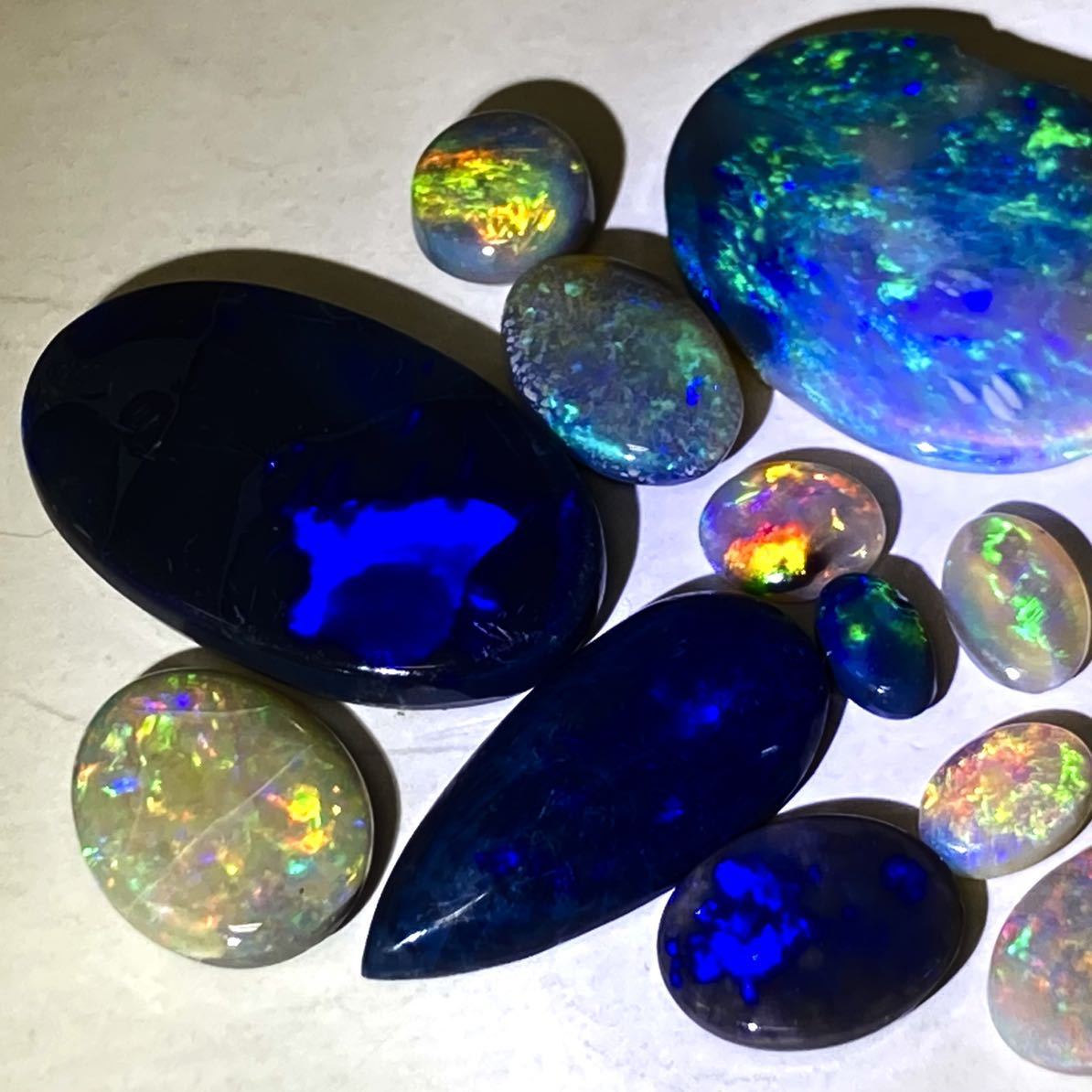 ［天然ブラックオパールおまとめ 20ct］ルース 裸石 宝石 ジュエリー jewelry black opal 遊色 虹 DF0_画像1